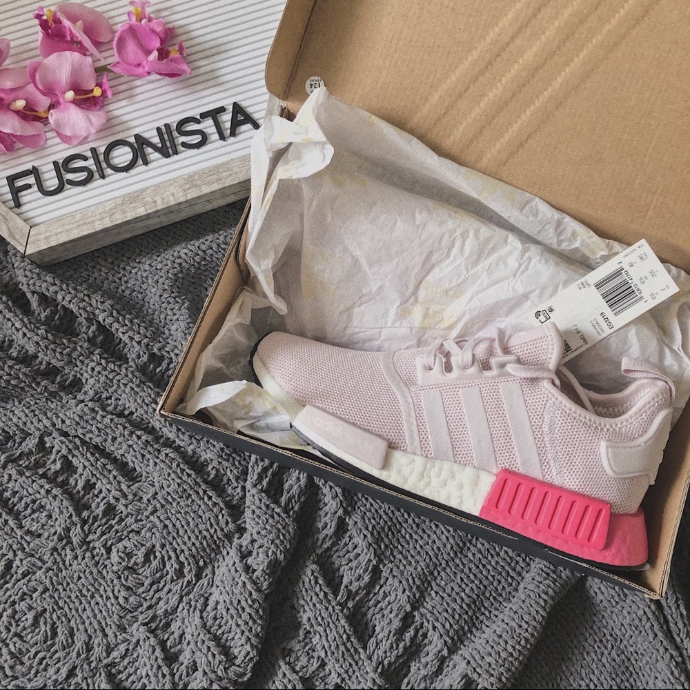 Sold‼️🍭 Rare Adidas NMD R1 POP of Pink 7Y/8.5W - Picture 8 of 8